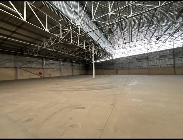 3,302M² OFFICE TO LET IN SPARTAN